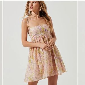 NWOT ASTR The Label - SERENITY FLORAL SQUARE NECK MINI DRESS